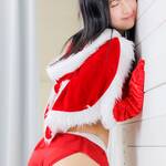 矢澤サエ、キュートすぎる「JKサンタ」姿を公開! 「出番はまだかな」の問いかけにファン大熱狂