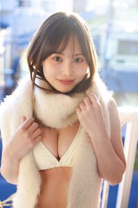 遠藤まめ、ふわふわマフラーに包まれた雪の妖精! 「あっためて」とファンに甘いリクエスト