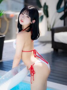 「あったまる写真？」 琴雛ひな、冬の寒さを溶かすキュートなビキニショットを公開！