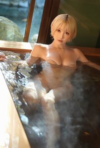 「ご一緒に」 篠崎こころ、情緒あふれる露天風呂ショットでファンを魅了!コミケ新刊への期待も最高潮に