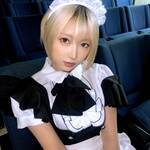 「一緒に映画でもいかがです?」 篠崎こころ、映画館に舞い降りた“金髪美少女メイド”姿にファン悶絶!