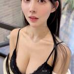 「もうちょっとだけごろごろしよ〜」 木村絵里子、黒のレースランジェリーで魅せる、至高のデコルテ美と“彼女感”あふれる潤み瞳!