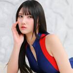 「もうすぐ19歳の透明感🫧」 田島怜華、ネイビー×レッドの競泳水着で魅せる、瑞々しい美貌と吸い込まれるような瞳の誘惑！