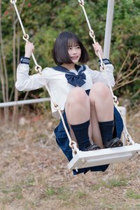 「立ち漕ぎ、こわくてできない」 まめだいふく、清純派セーラー服で魅せる、瑞々しい“美脚”と無邪気な笑顔の誘惑！