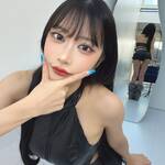 「おはにょ✋」 西井綾音、漆黒の光沢ホルターネック姿で魅せる、至高の透明感と鏡越しのバックショットの衝撃！