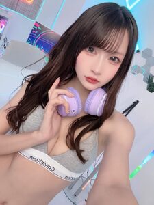 「Kokomo撮影会ありがとう」 七海うりん、グレーのアンダーウェア×パープルヘッドセットで魅せる至高の「ゲーマー女子」オーラの衝撃!