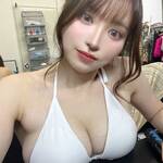 「収穫時期を間違えたリンゴ」 佐伯澪、純白ビキニで魅せる至高の「完熟美バスト」と、吸い込まれるような瞳の衝撃!