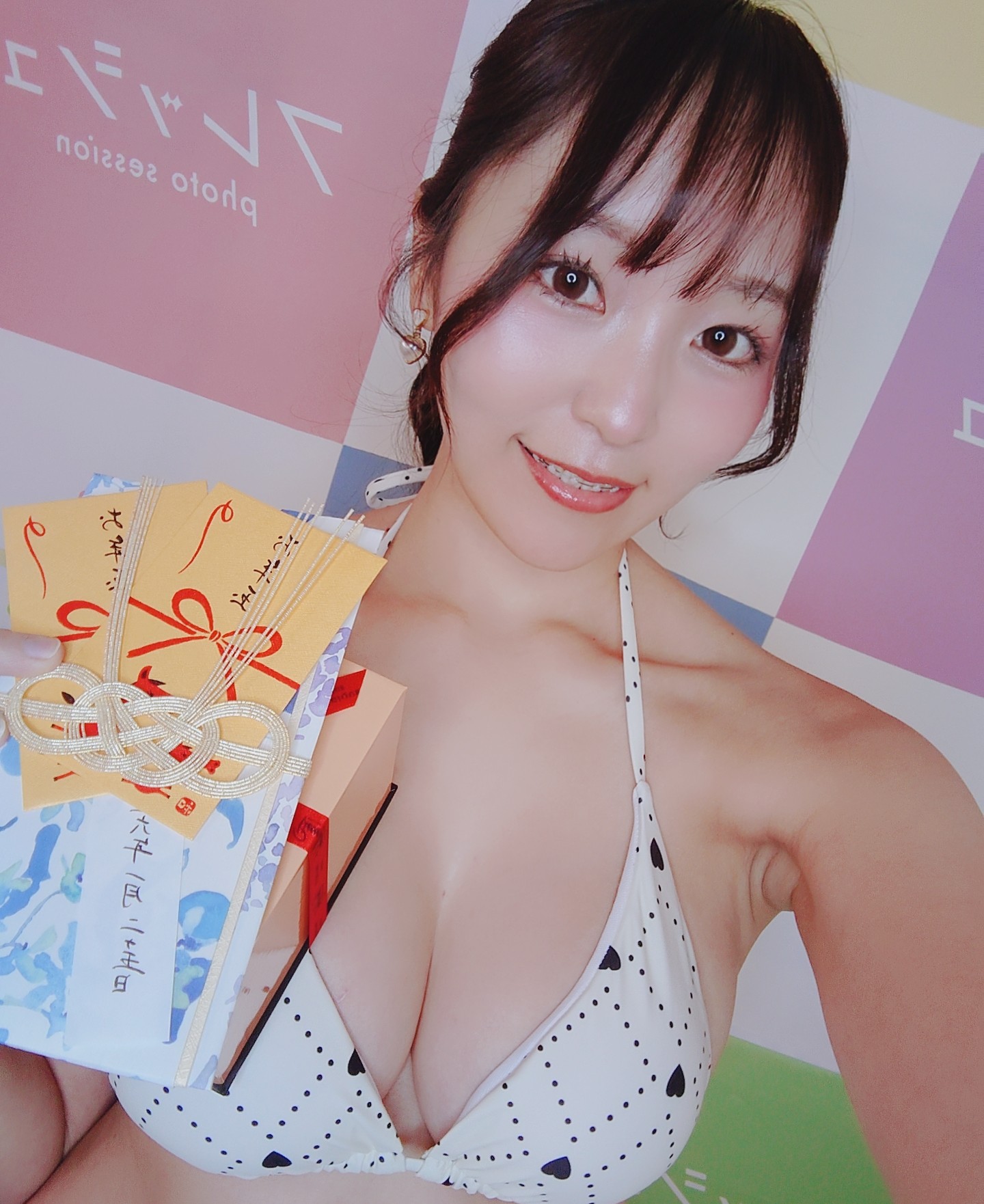 「スペシャル撮影会2位」 るか、白のハート柄ビキニで魅せる至高の多幸感バストと、感涙の「次こそ1位」宣言!