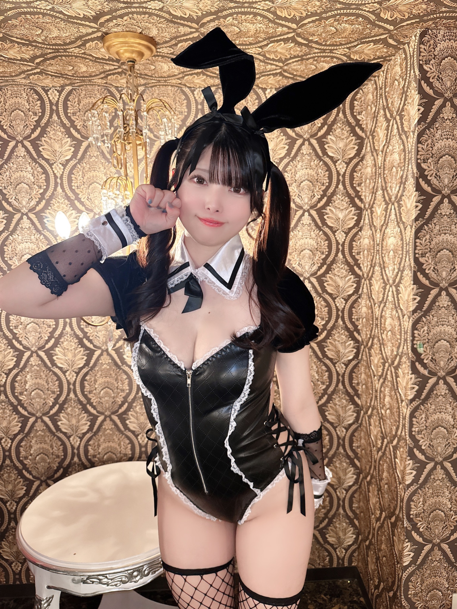 「ツイン×バニー＝優勝？」 新穂貴城、漆黒のハイレグバニーで魅せる至高の「砂時計ボディ」と、圧倒的なヒロインオーラの衝撃！