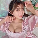 「Princess👸」 竹内星菜、光沢ピンクの至高ドレスで魅せる、圧倒的な透明感と「砂時計ボディ」の衝撃！