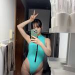 「競泳水着をきたけど泳げない」 近衛りこ、エメラルドの至高ハイレグ競泳水着で魅せる、圧倒的な透明感と「マシュマロ美ボディ」の衝撃！