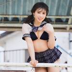 「朝の時間、わりと好き」 青山天南、シースルーセーラー×紺ビキニで魅せる、圧倒的な透明感と「究極の等身大美」の衝撃！