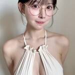 「今日のぶんの元気あげるね」 木村絵里子、純白の至高フロントオープンウェアで魅せる、圧倒的な透明感と「眼鏡美少女」の衝撃！