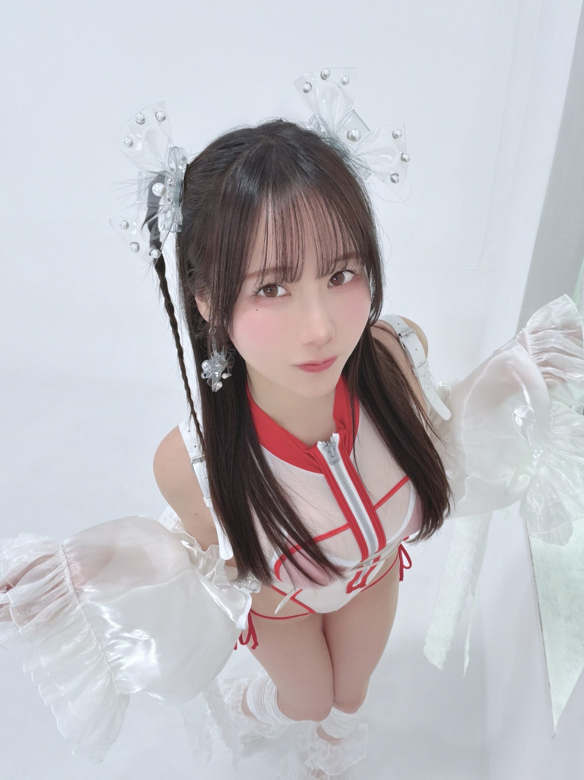 「クリオネ🫧🐚」 けんけん、純白の至高シースルー・ビキニで魅せる、圧倒的な透明感と「究極のハイアングル」の衝撃！