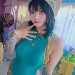 「ポップカラーバインダースイムウェア」 かちゃす、鮮烈エメラルド×至高ハイレグで魅せる、圧倒的な透明感と「究極の色彩美」の衝撃！