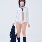 「制服」 あゆの、純白シャツとはだけた胸元から覗く至高のランジェリーで魅せる、圧倒的な透明感と「究極の黄金比プロポーション」の衝撃！