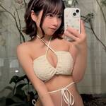 「早く水着の季節にならないかな〜☀️」 いずちのの、純白フリルの至高クロスビキニで魅せる、圧倒的な透明感と「究極の黄金比くびれ」の衝撃！