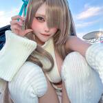 「童◯キラーELすぎるアスナ」 水羽えと、純白ハイネックニット×至高のローアングルで魅せる、圧倒的な透明感と「究極の絶対領域」の衝撃！