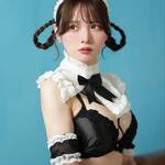 「ワガママメイド」 篠宮なほ、漆黒×純白の至高変形メイドランジェリーで魅せる、圧倒的な透明感と「究極のバストライン」の衝撃！