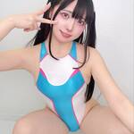 【降臨】千夢「競泳天使、参上」爽やかすぎる競泳水着姿に視線釘付け！透明感溢れる“天使の笑顔”でファンを魅了